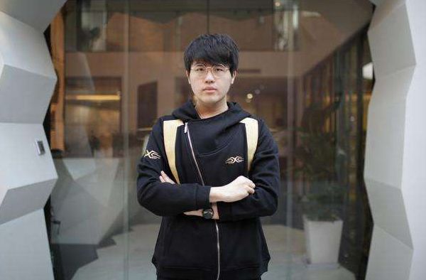 RNG姿态:转型上单 重新起航前的新世界