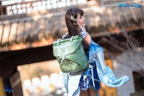 书包天团出道!新倩女x捉妖记2唯一定制小书包花样秀