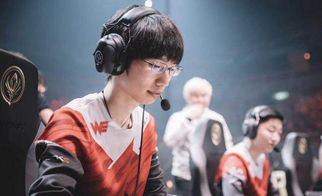 微笑谈LPL:国内中单小虎感觉没兮夜强