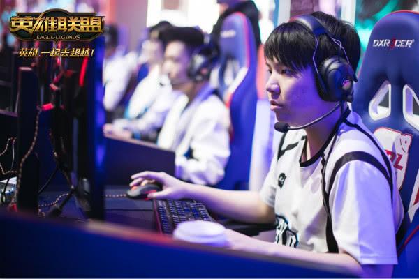 宿命对决再上演 WE交锋IG点燃LPL五周年