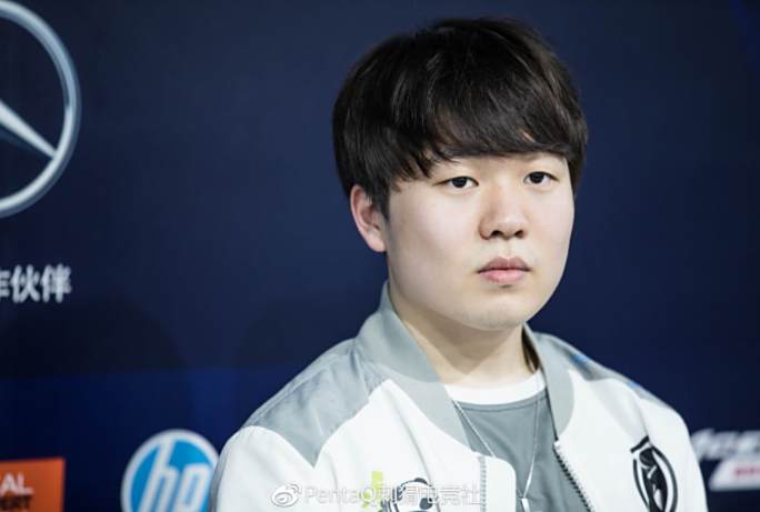Rookie赛后:挑战自己 风格跟以前不一样