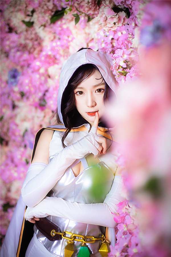 纯洁柔美的白玫瑰 冒险岛2艾曼COSPLAY赏析