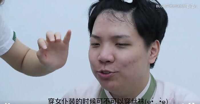 AJ女装变身大揭秘 美男公主无缝对接