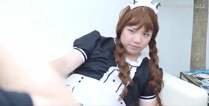 AJ女装变身大揭秘 美男公主无缝对接