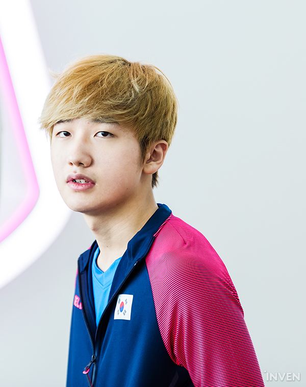 LCK国家队亚运会出征照 Faker小花生同框