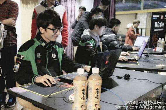 走近不为人知Easyhoon 为粉丝学习中文