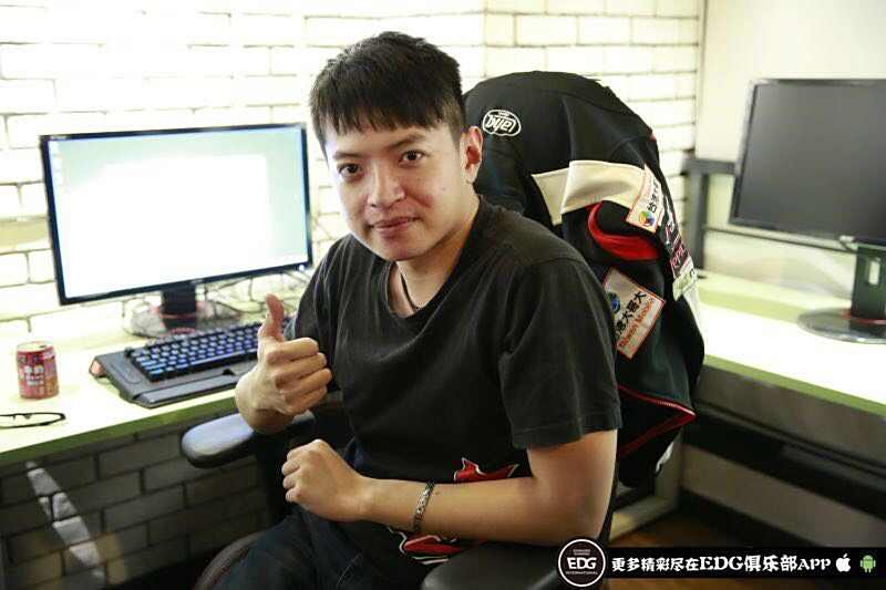 AHQ战队再次参观EDG LMS与LPL其乐融融