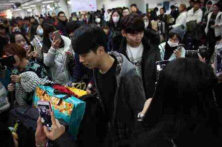 Marin接机直播第一句话:我有女朋友了