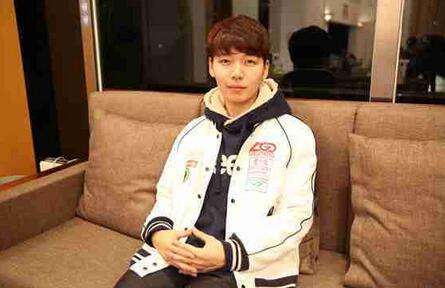 Marin接机直播第一句话:我有女朋友了