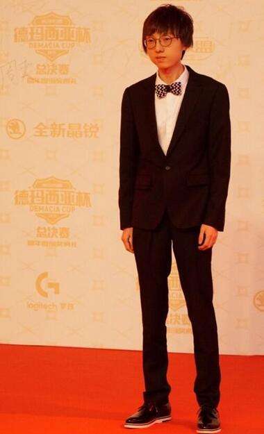 RNG战队双套方案并进 S6夺冠LPL不容小觑