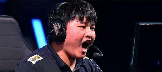 Uzi起早贪黑疯狂直播 全民TV在线超过12小时