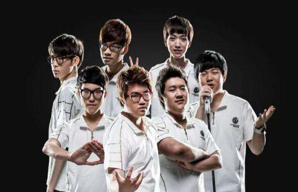 LPL对症下药 EDG等众多战队成立中文班