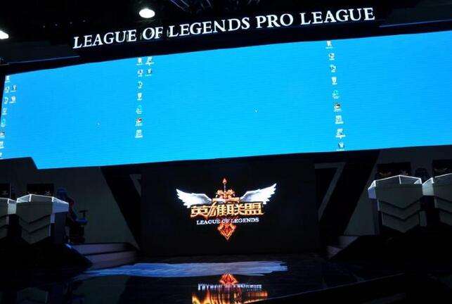 妹子发文致敬草莓 最好的时光已不再而我仍在