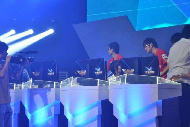 妹子发文致敬草莓 最好的时光已不再而我仍在