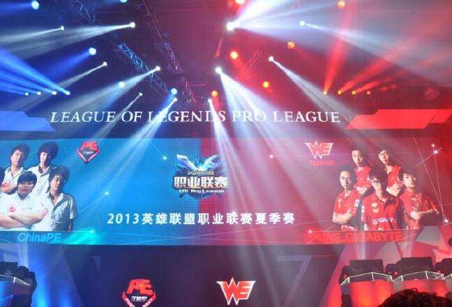 妹子发文致敬草莓 最好的时光已不再而我仍在