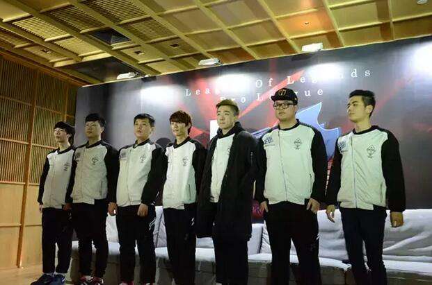 OMG战队赛后专访:TBQ下周练习兰博打野