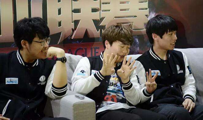 IG战队赛后专访：亮男刀是为了给韦神看