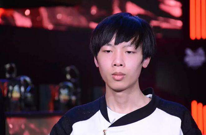 OMG战队赛后专访:Five没想到会Q起5个