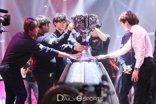 IEM小组赛:QG遗憾出局 RNG轻松晋级