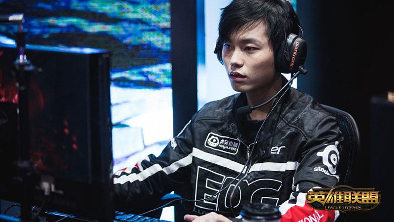 换个方式Carry队伍：致敬曾经的背锅侠们