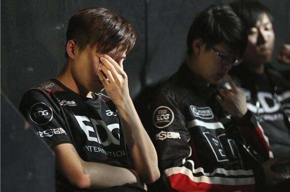 AlphaGo如果PK英雄联盟 5个Faker打得过吗