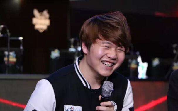 IG赛后专访:Rookie选择飞机是因为自信