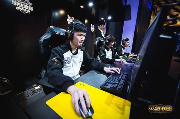 LPL常规赛收官在即 死亡之组谁将突围