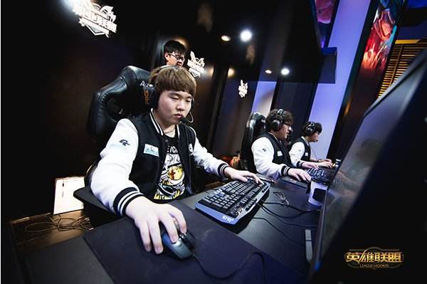 LPL常规赛收官在即 死亡之组谁将突围