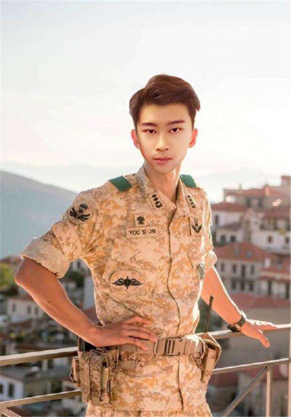 LOL男主播版《太阳的后裔》 这波你给几分