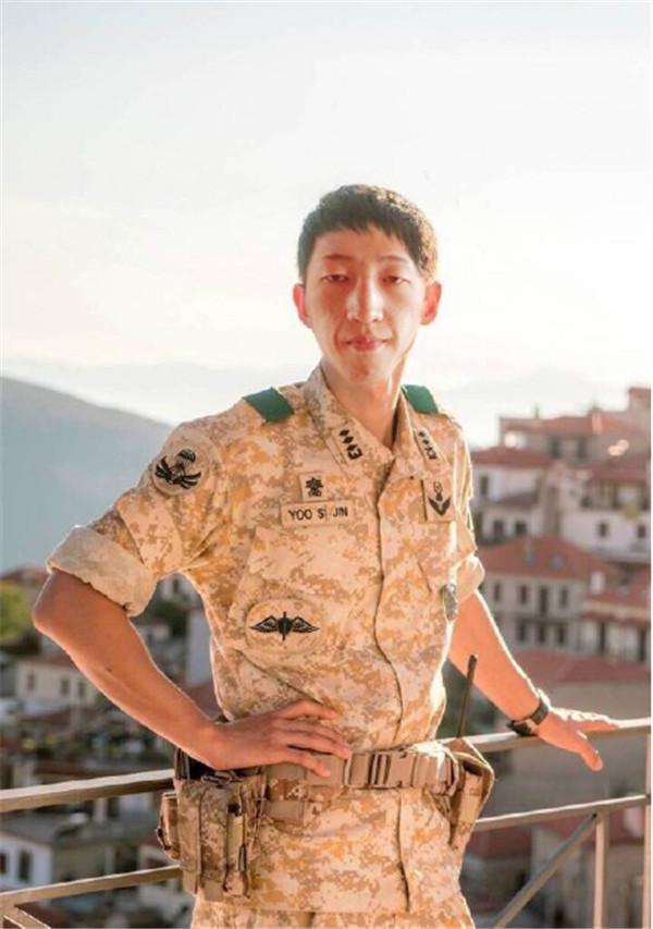 LOL男主播版《太阳的后裔》 这波你给几分