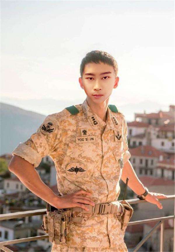 LOL男主播版《太阳的后裔》 这波你给几分