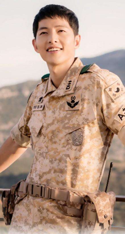 LOL男主播版《太阳的后裔》 这波你给几分