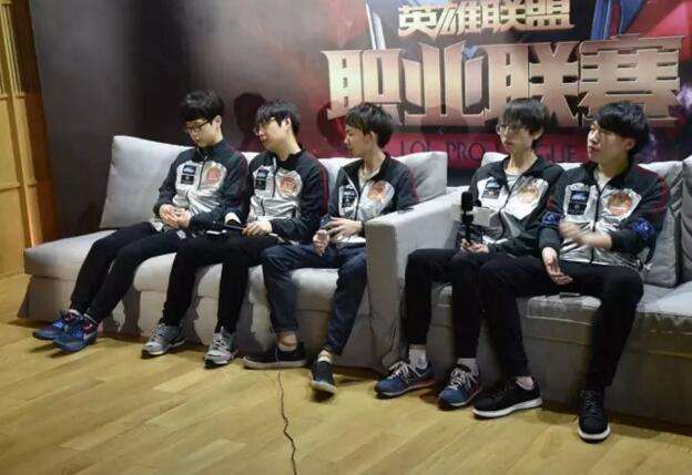 RNG赛后专访:我用瑞兹的话不会输给杰斯