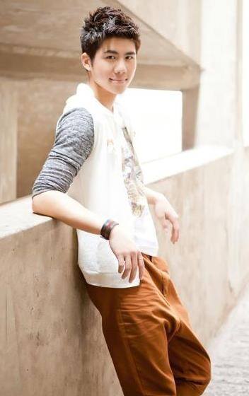 演员2:李婷演员3:黄伊唯演员4:王奕辰演员5:郑舒环演员6:姜冰洁演员7