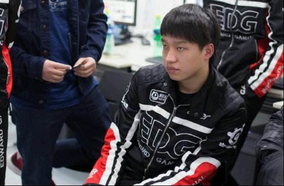 EDG剑指总冠军 无解四保一战术将迎辉煌