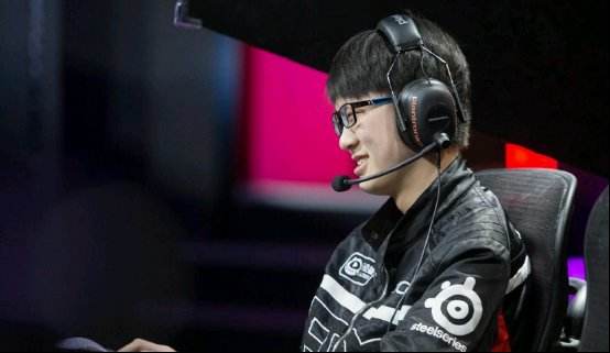 EDG剑指总冠军 无解四保一战术将迎辉煌