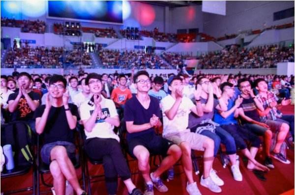 高校联赛震撼开幕 盘点首日看点七宗“最”