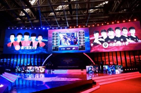 高校联赛震撼开幕 盘点首日看点七宗“最”