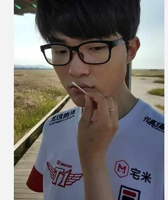 网上惊现女版Faker 长发Faker突破天际