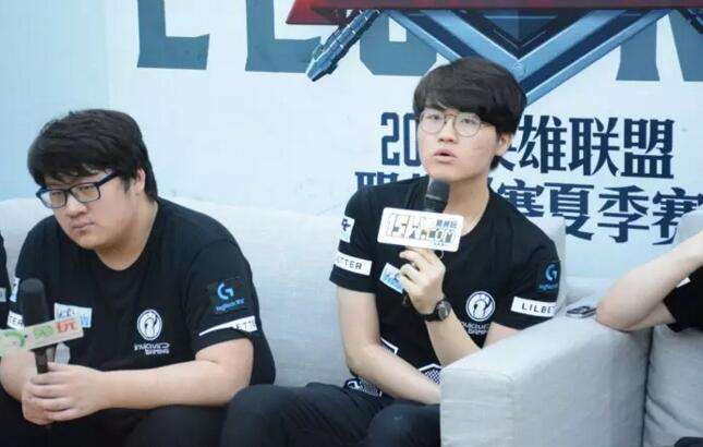 IG赛后群访：当前版本乌鸦还是上单一哥