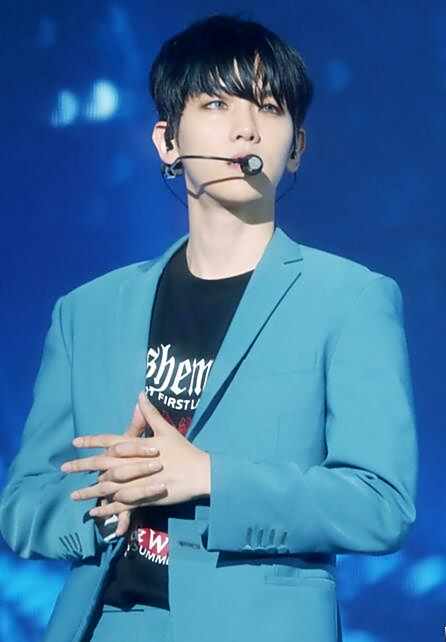 看边伯贤直播lol教程 伯贤直播lol地址在哪