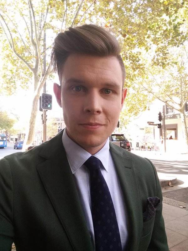 国外解说评LPL 厂长和SofM惊艳Uzi成长