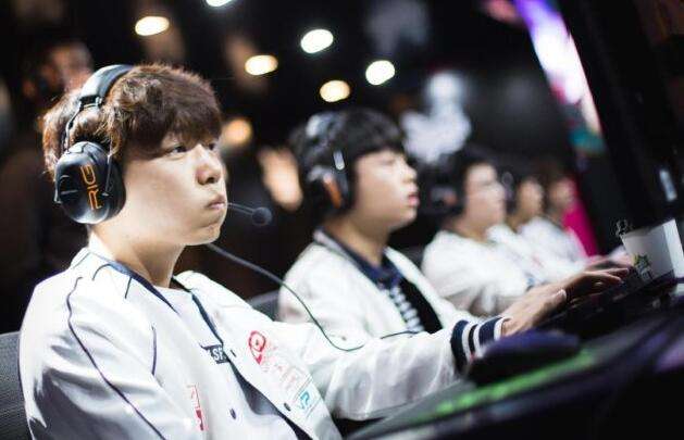 LGD赛后群访:是否开团由Marin和imp决定