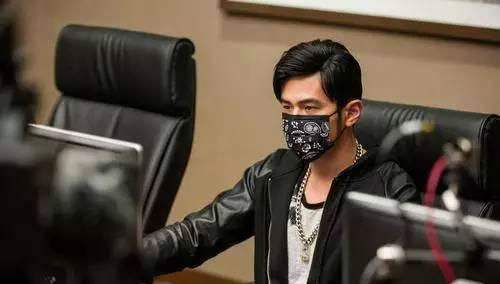 周杰伦LOL战队J TEAM入驻龙珠直播