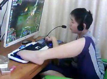 那些身残志坚的LOL玩家 断臂依然能打上钻石