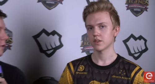 SPY中单谈岩雀 这是一个非常强力的英雄