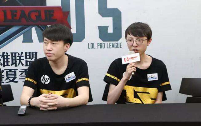 RNG赛后群访:到后面团队配合更好所以赢了