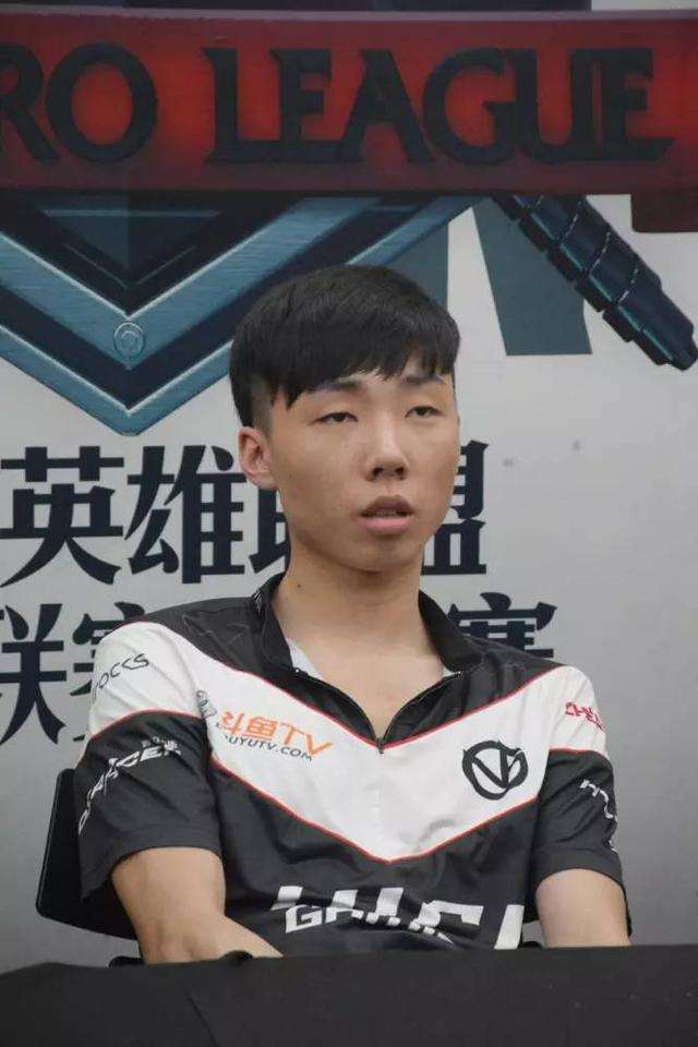 VG赛后群访：烬用暮刃＋火炮的装备后期乏力