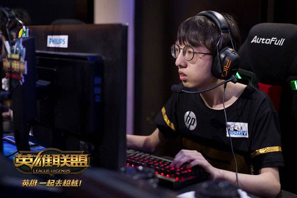 RNG王朝将倾?史上最强下路战队缘何显露颓势