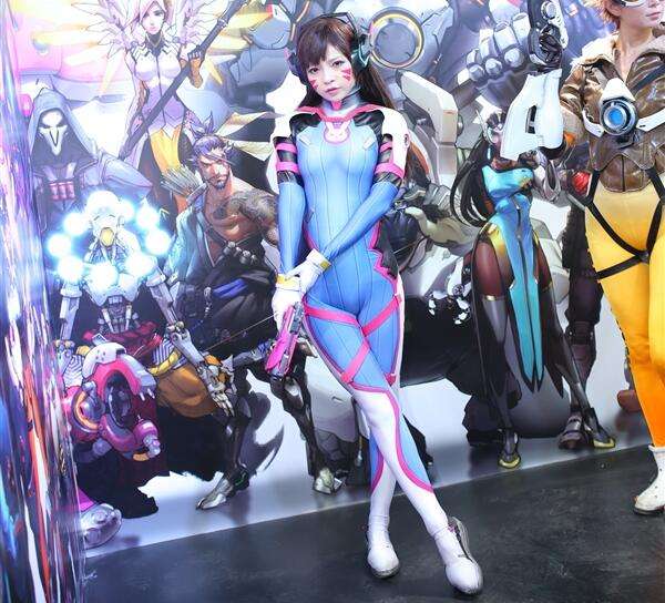 CJ暴雪《守望先锋》COS：DVA女神诱惑登场